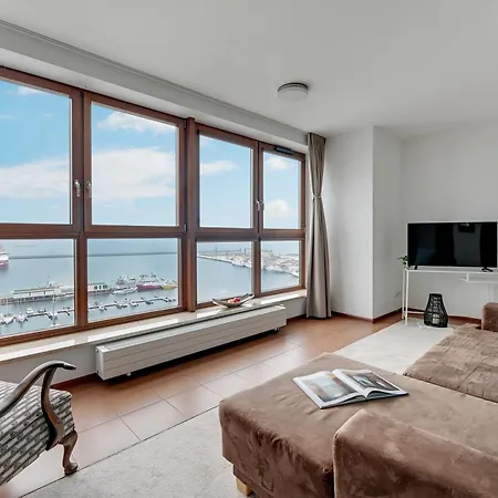 Sea Towers Apartment *
